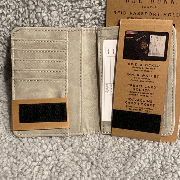 RAE DUNN RFID passport with IV/Vaccine card pocket NWT - Picture 5 of 7